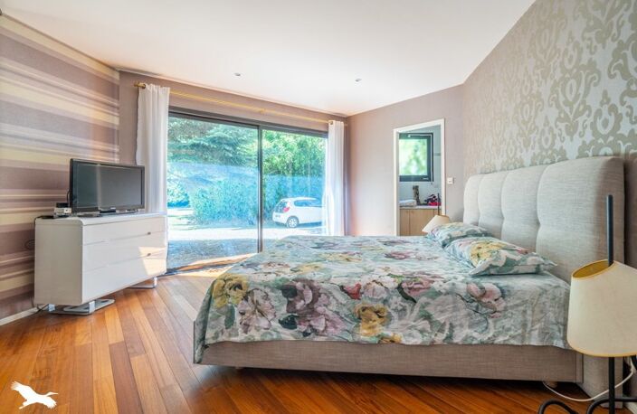 Contemporaine de 8 pièces principales — photo 4