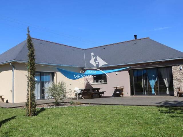 À vendre chez Christelle Mesnage Immobilier, A 5 km de DI — photo du bien