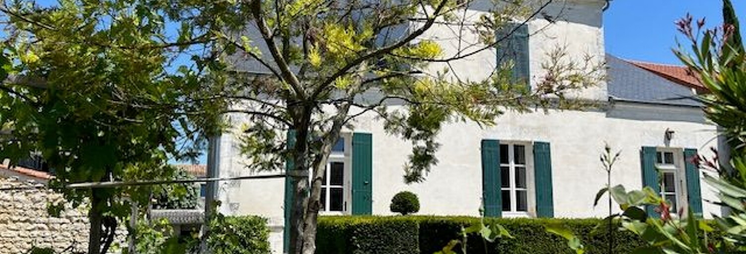 Maison 7 Pièces 216 m² à vendre à Saint-Jean-d'Angély (17400)