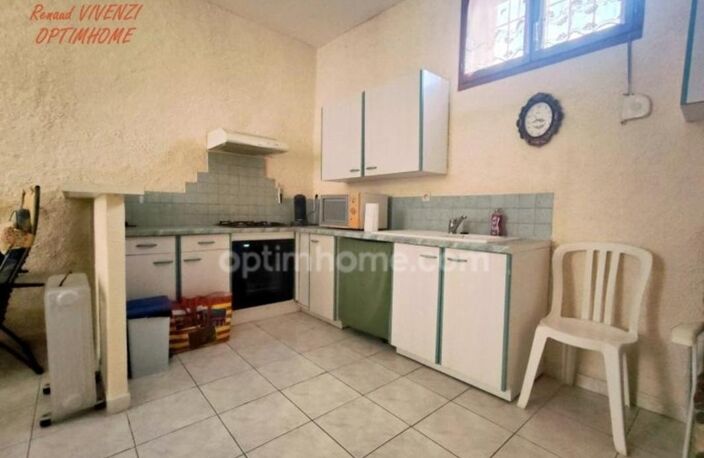 PRADES CENTRE – 3 chambres, balcons et terrasse avec vue montagnes – 80 000 € — photo 5