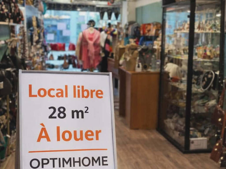 LOCAL COMMERCIAL – EMPLACEMENT PREMIUM – GALERIE COMMERCIALE DYNAMIQUE — photo 1