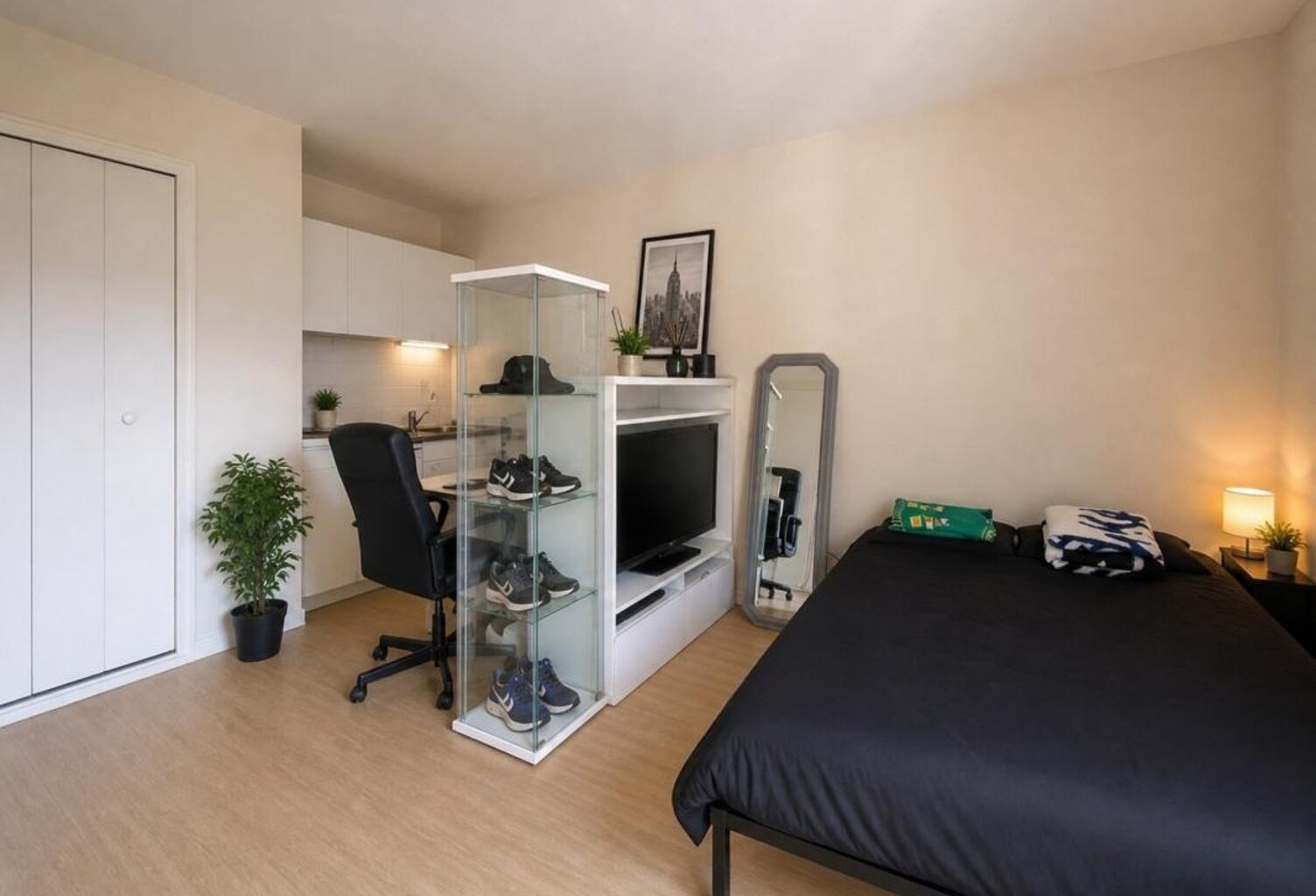 Tours Studio + place de parking idéal investisseur — photo 1