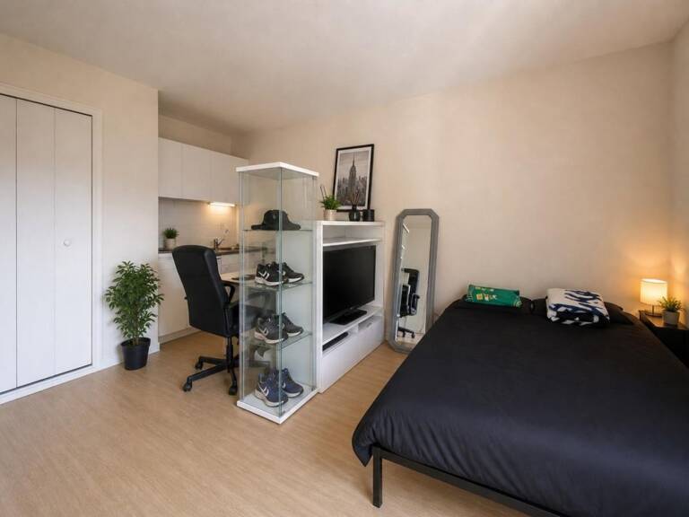 Tours Studio + place de parking idéal investisseur — photo 1