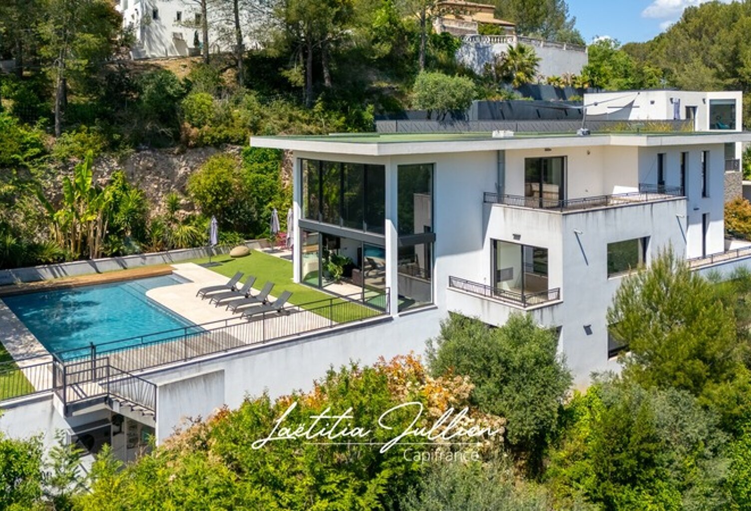 Villa californienne T5 + T2 indépendant avec piscine – Les Accates Marseille 11e — photo 1