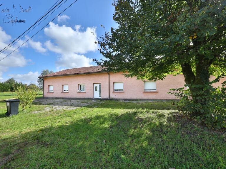 Maison à vendre 8 pièces proche de MANTENAY MONTLIN (01) — photo 1