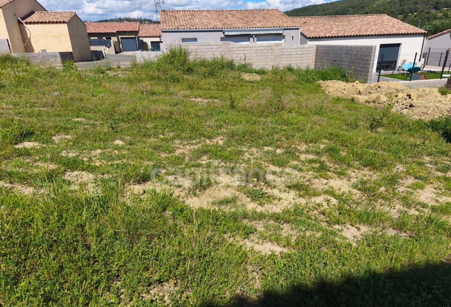 PROCHE TOUTES COMMODITES, TERRAIN CONSTRUCTIBLE DE 300M² — photo 1