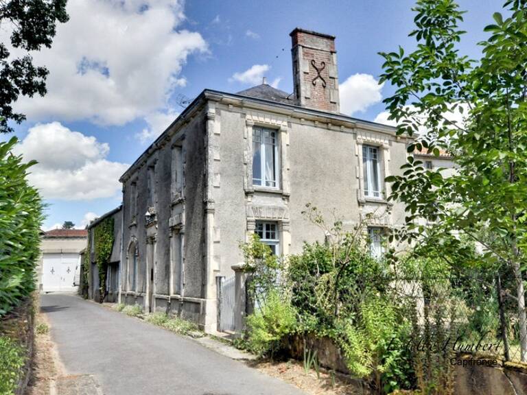 Maison et atelier/garage de 131+35m² à Vouvant — photo 1