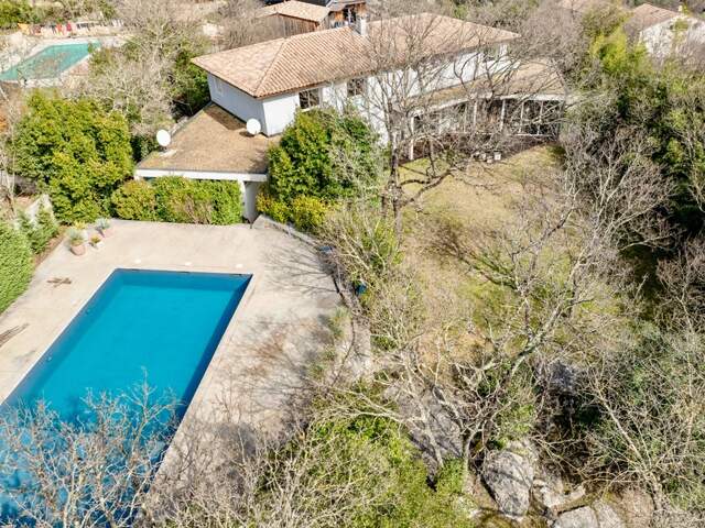 AU NORD DE MONTPELLIER, VILLA CONTEMPORAINE DE 324 m2 SUR UN TERRAIN DE PRÈS DE 1700 M2 AVEC PISCINE — photo du bien