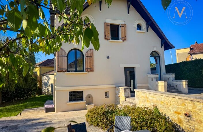 Maison de ville haut de gamme avec piscine, rénovée, proche du centre ville de PRAYSSAC (46) — photo 3