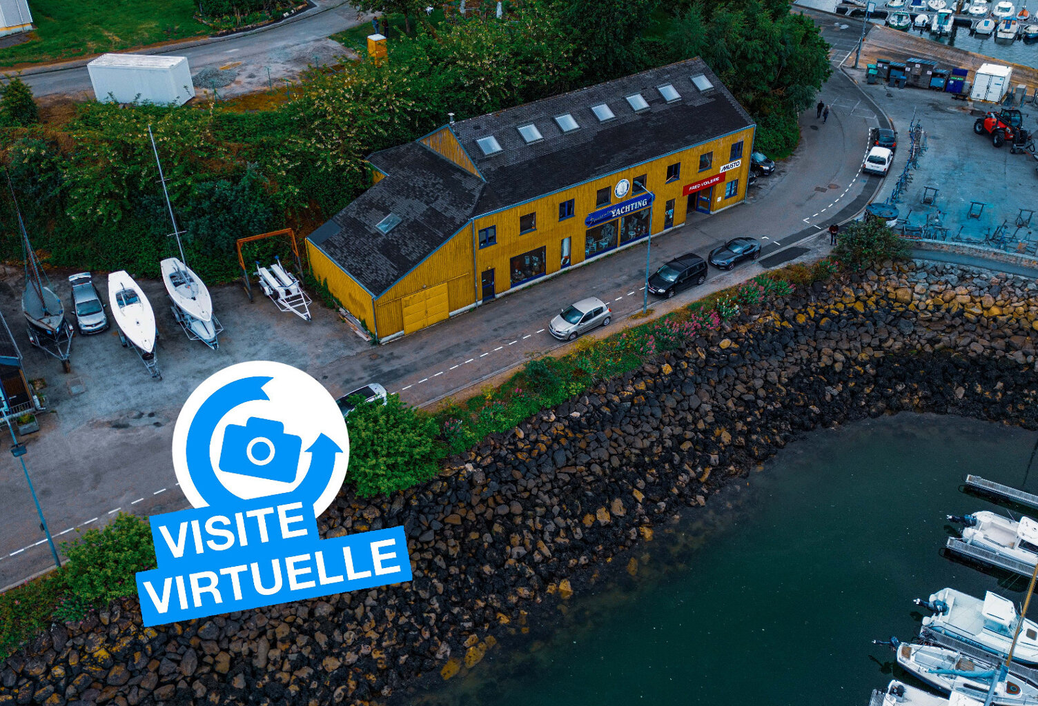 Ensemble Murs et fonds Voilerie et accastillage sur le port de Tréboul (Douarnenez - 29) — photo 1