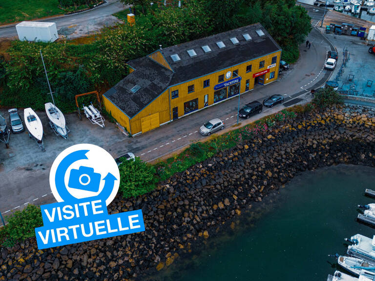 Ensemble Murs et fonds Voilerie et accastillage sur le port de Tréboul (Douarnenez - 29) — photo 1