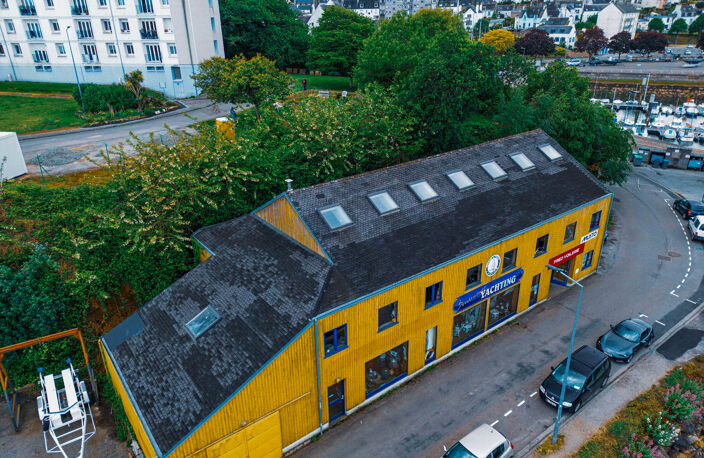 Ensemble Murs et fonds Voilerie et accastillage sur le port de Tréboul (Douarnenez - 29) — photo 4