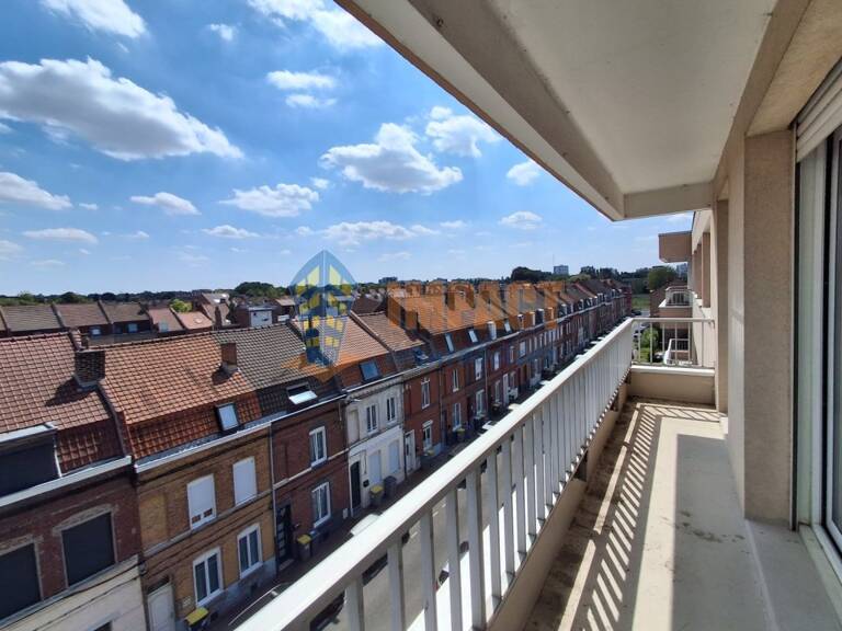LOOS — photo 1