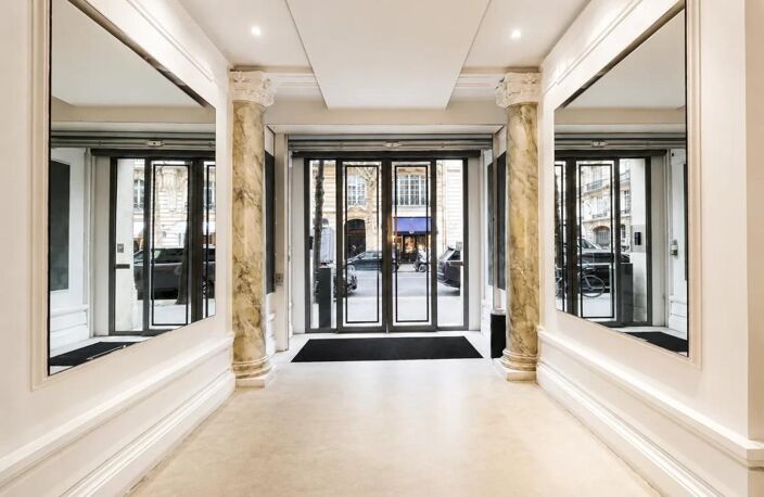 Bureaux à louer 80m² PARIS 16ème Nord, transports proches, ascenseur, accès sécurisé, hôte d’accueil, plug&play, chauffage immeuble, fibre optique, parquet, salles de réunion — photo 3