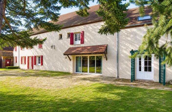 Maison familiale de 319 m² à Saintigny, 10 pièces — photo 2