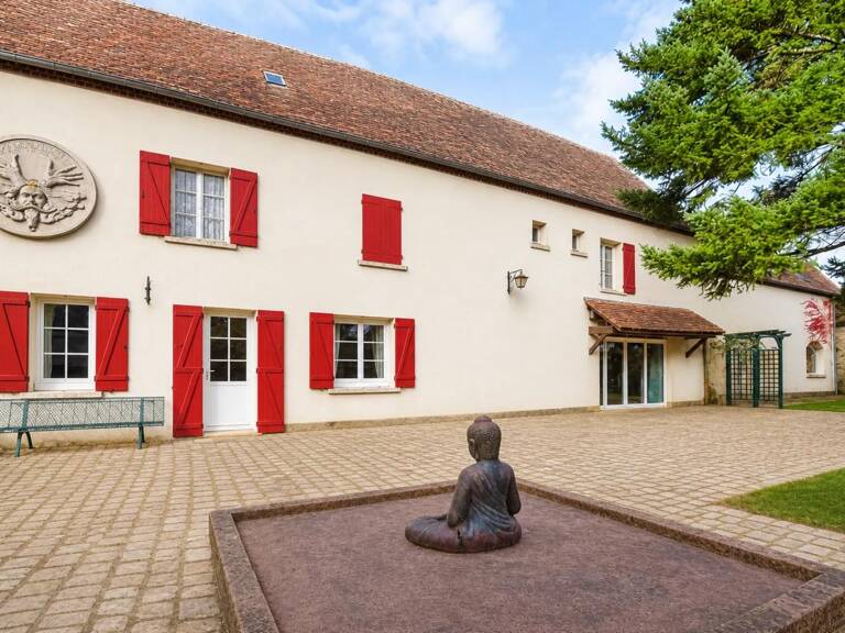 Maison familiale de 319 m² à Saintigny, 10 pièces — photo 1