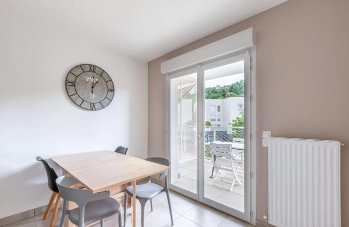 T2 de 43 m² – Givors Ville, rue Émile Zola – Box fermé en sus — photo 5