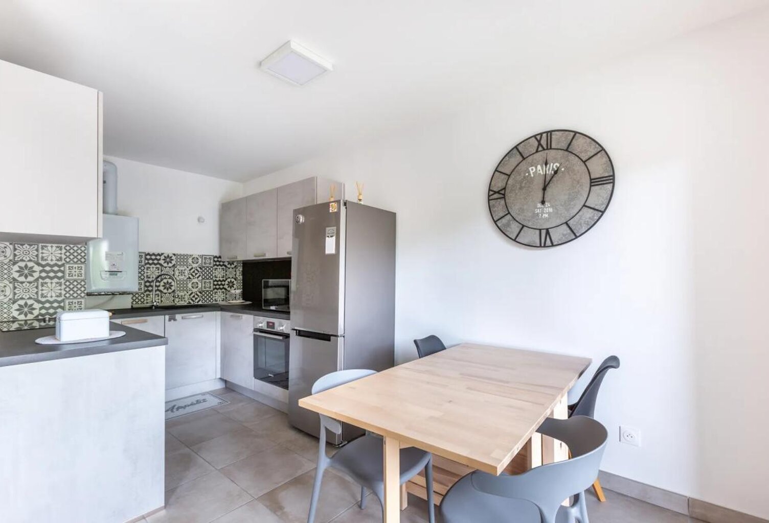 T2 de 43 m² – Givors Ville, rue Émile Zola – Box fermé en sus — photo 1