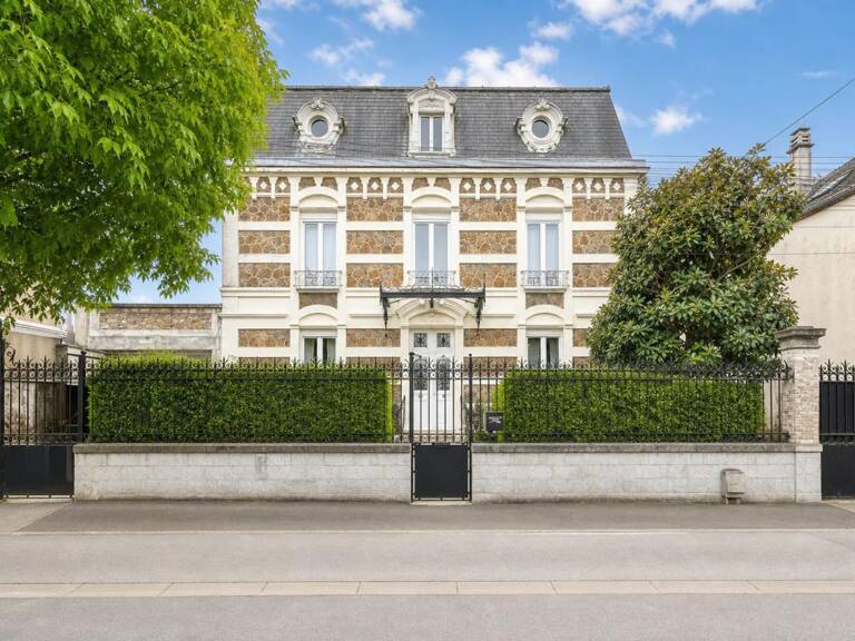 Maison de 10 pièces de 280 m² à Château-Thierry — photo 1