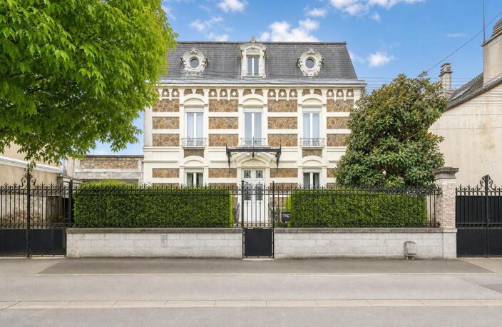 Maison de 10 pièces de 280 m² à Château-Thierry — photo 2