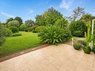 Bien rare à Antibes : appartement-villa avec jardin privé — photo 4