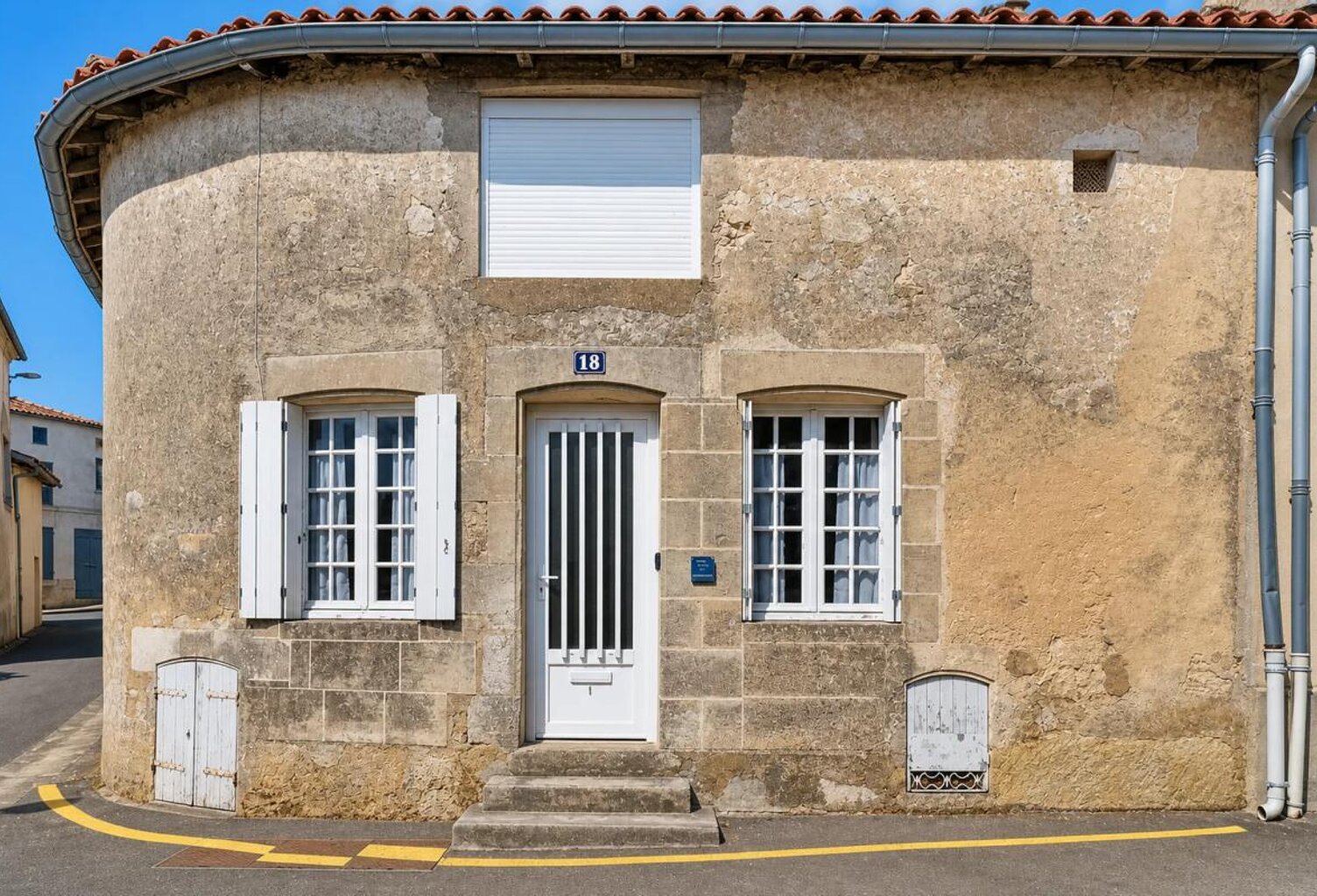 Investissement locatif idéal coeur de Jonzac, 137m² — photo 1