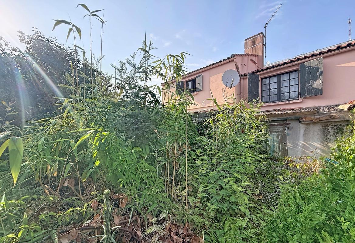 Villa / Maison  T5 à vendre Rochelle (La) 17000