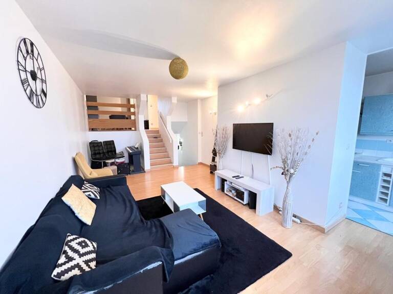 Appartement À Vendre DUPLEX — photo 1
