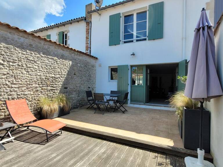 Maison de village à vendre - Le Bois Plage en Ré - 2 chambres - espace bureau - annexe - cour et terrasse — photo 1
