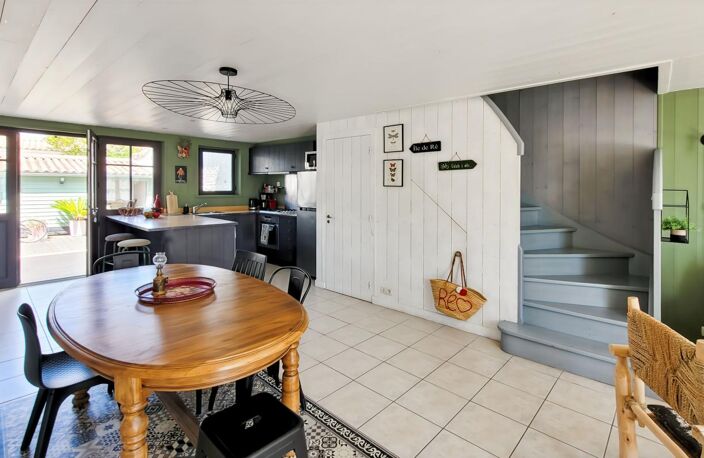 Maison de village à vendre - Le Bois Plage en Ré - 2 chambres - espace bureau - annexe - cour et terrasse — photo 4