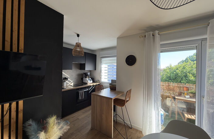 A VENDRE NÎMES Appartement 2 pièces de 41 m2 vendu meublé, p — photo 2