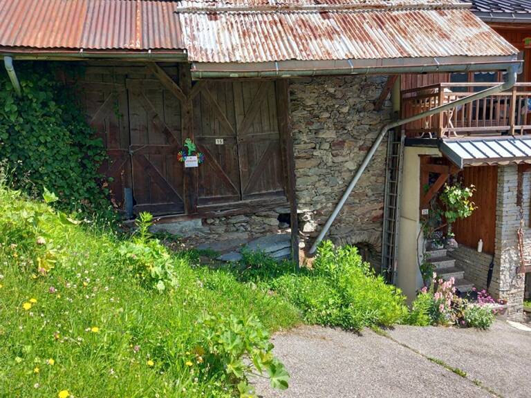 Grange-étable classé en zone urbaine (RNU) constructible — photo 1