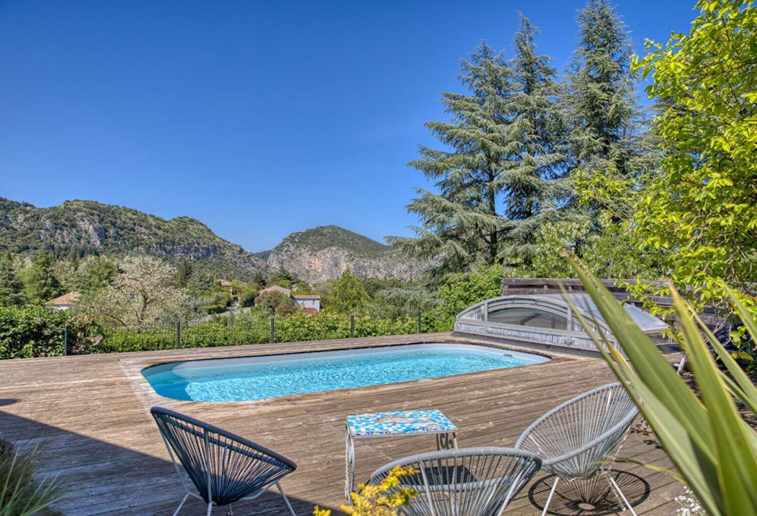 Superbe villa  de plain pied  avec piscine et mazet indépendant sur les hauteurs avec vue exceptionnelle — photo 1