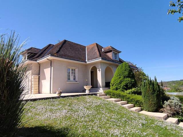 Maison  6 pièce(s) 160 m2 — photo du bien