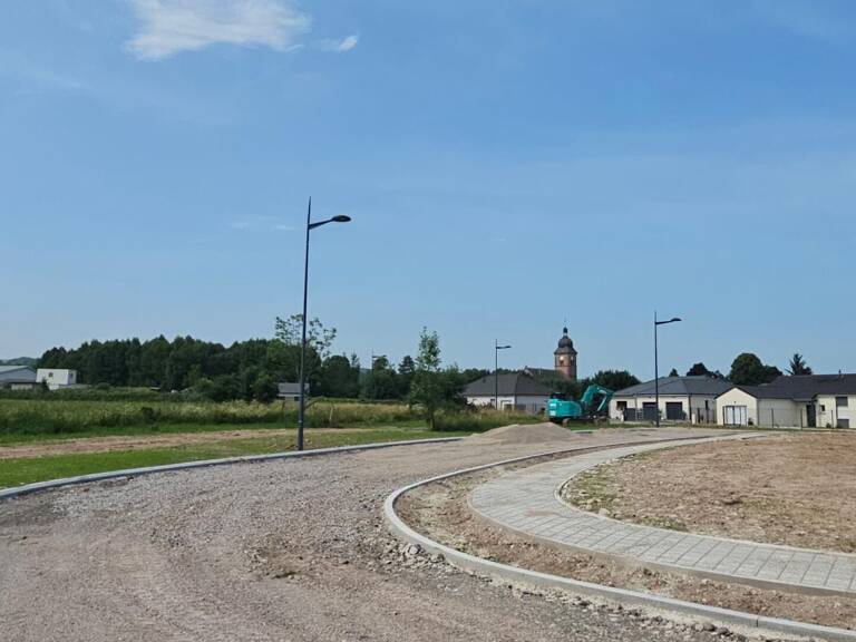 À VENDRE - Terrain totalement viabilisé proche de Gérardmer - L'emplacement parfait pour votre future maison familiale ! — photo 1
