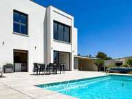 VILLA D'ARCHITECTE CLASSEE DOUBLE A / PISCINE, GARAGE & CARPORT / 2 SUITES et 3 CHAMBRES — photo 2