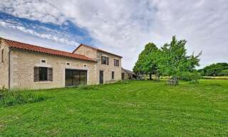 Maison 8 Pièces 190 m² à vendre à Douzillac (24190)