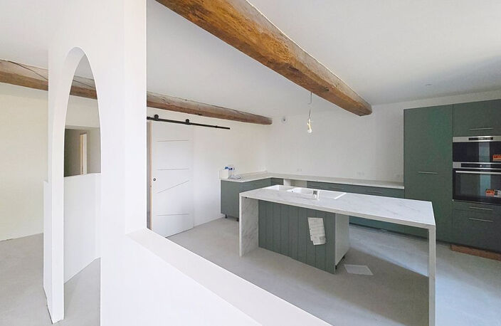 Propriété avec gîte et dépendances — photo 3
