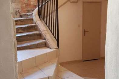 Appartement 7 pièces 885 €