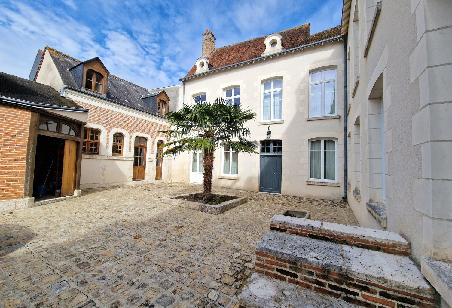 ROMORANTIN -LANTHENAY — photo 1