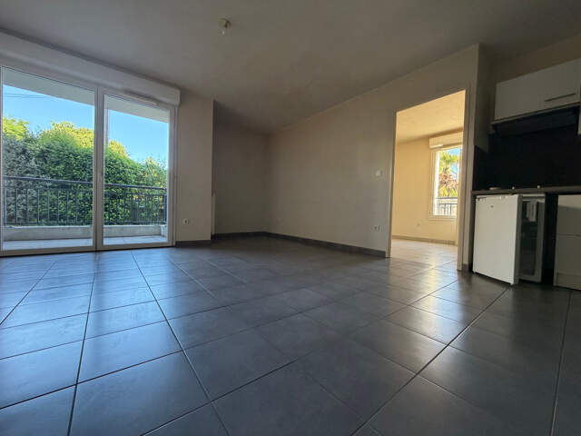 Lormont - T2 lumineux avec balcon et parking   44 M2 — photo du bien