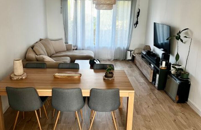 APPARTEMENT T3 AVEC TERRASSE ET PLACE DE PARKING PRIVATIVE A — photo 2