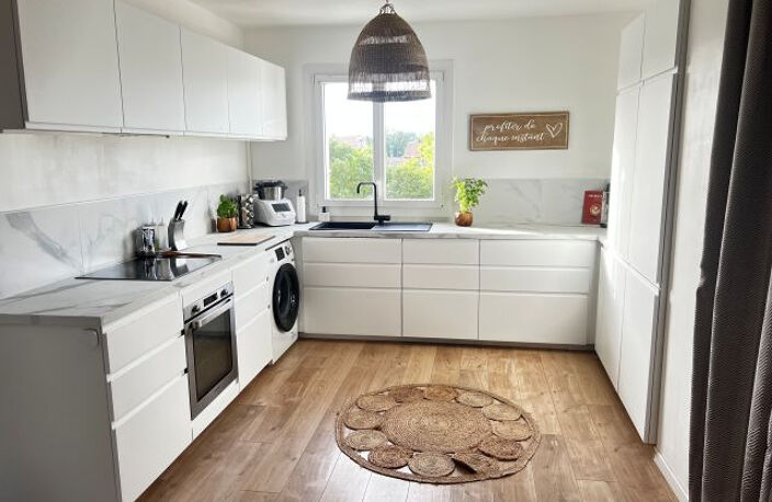 APPARTEMENT T3 AVEC TERRASSE ET PLACE DE PARKING PRIVATIVE A — photo 3