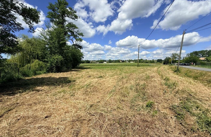 SAINT-SAVIN TERRAIN CONSTRUCTIBLE DE 1460 M2 — photo 2