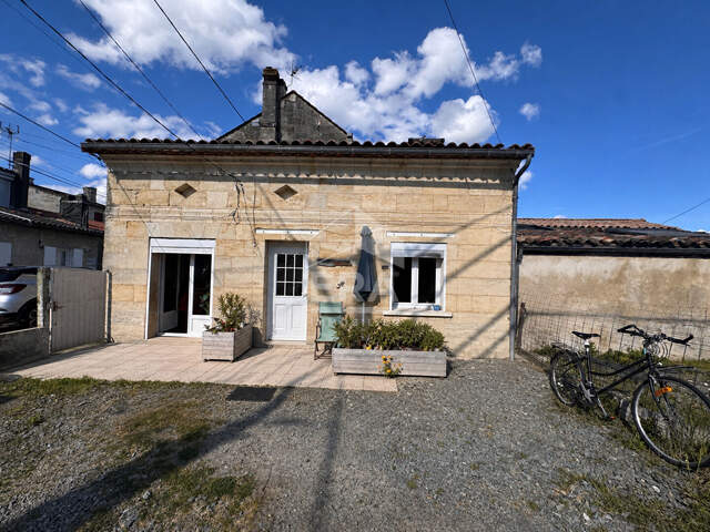 Maison pierre divisée en trois T2 — photo du bien