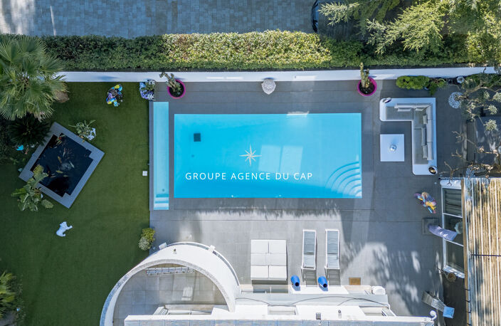 VILLA D'ARCHITECTE AVEC PISCINE À VALESCURE — photo 2