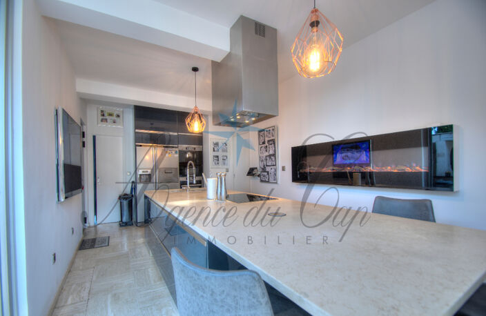 VILLA D'ARCHITECTE AVEC PISCINE À VALESCURE — photo 5