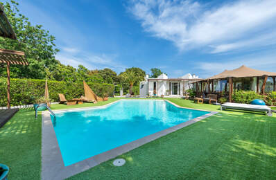 Rare, villa atypique contemporaine, piscine et tennis, à St Raphael Valescure — photo du bien