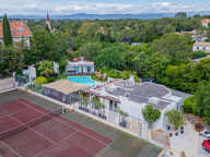 Rare, villa atypique contemporaine, piscine et tennis, à St Raphael Valescure — photo 2