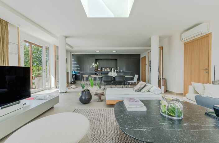 Rare, villa atypique contemporaine, piscine et tennis, à St Raphael Valescure — photo 3